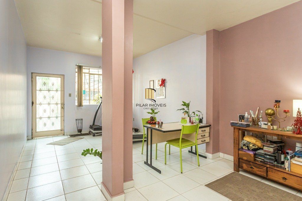 CASA COMERCIAL E RESIDENCIAL NO MIOLO DO BAIRRO SANTANA