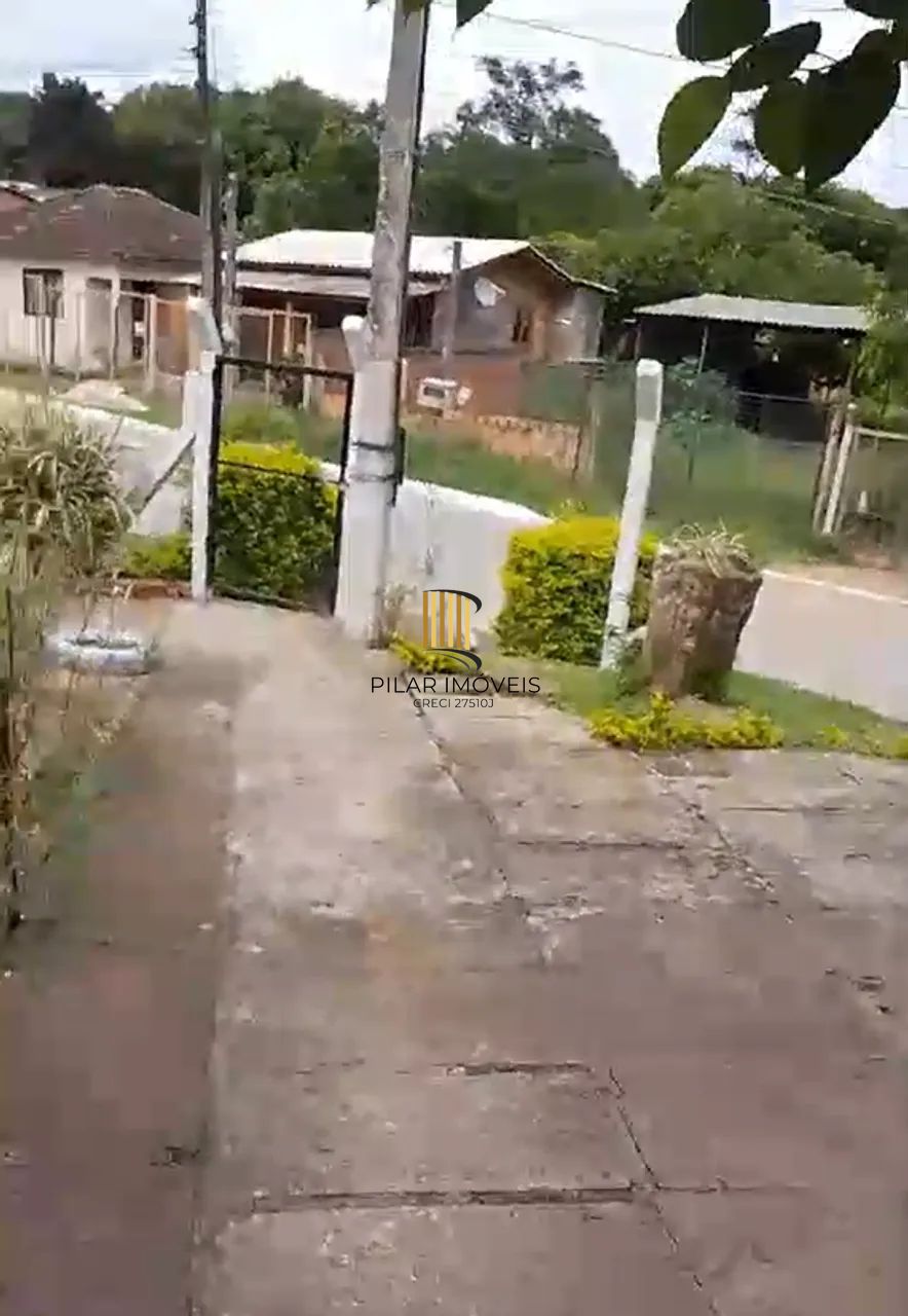 Casa 2 dormitórios no bairro Piratini