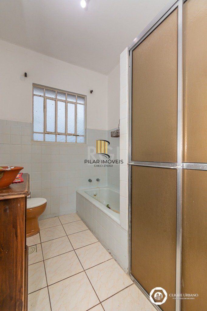 Casa para Venda de 3 dormitórios, Petrópolis