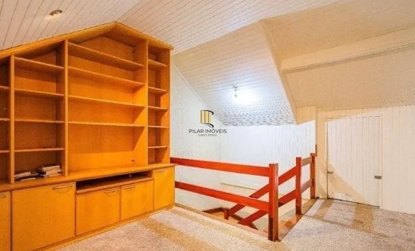 Casa sobrado no bairro Bela Vista de 3 dormitórios e 3 vagas DESOCUPADA