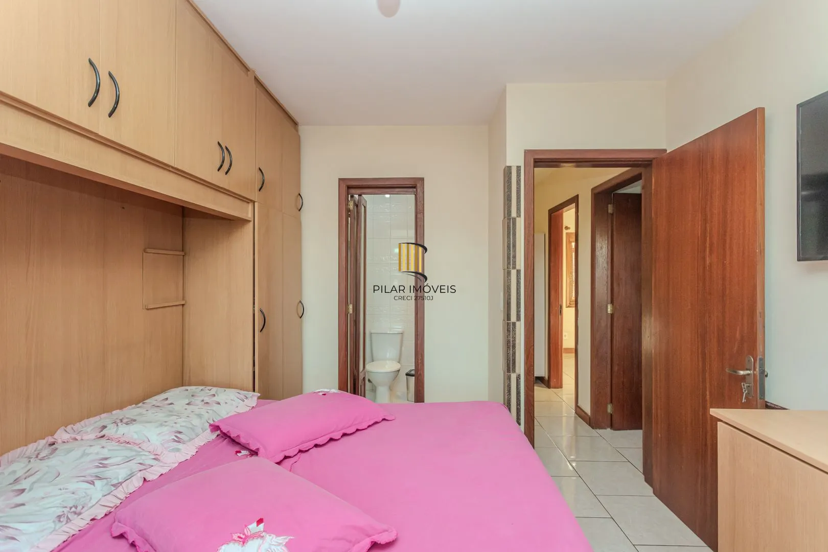 Casa em Condomínio bairro Tristeza de 3 dormitórios e 3 vagas