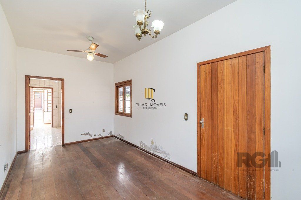 Casa no Sarandi de 2 dormitórios e 2 vagas