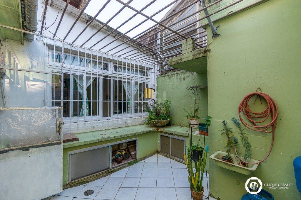 Casa para Venda de 3 dormitórios, Petrópolis