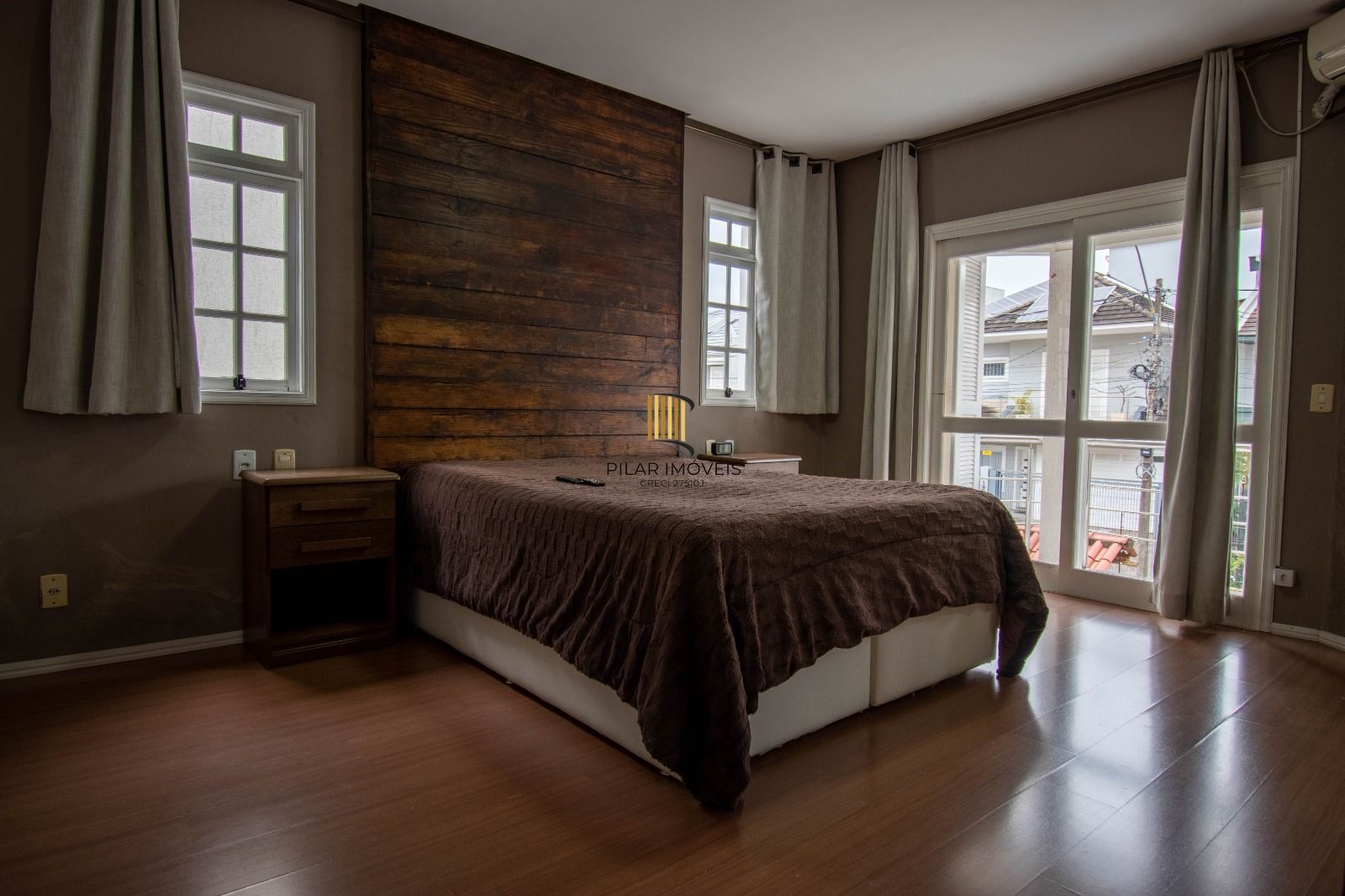 Casa sobrado no bairro Mont Serrat em Canoas