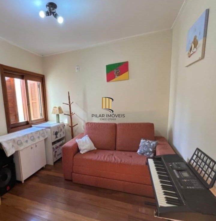 Casa 3 dormitórios no bairro Jardins