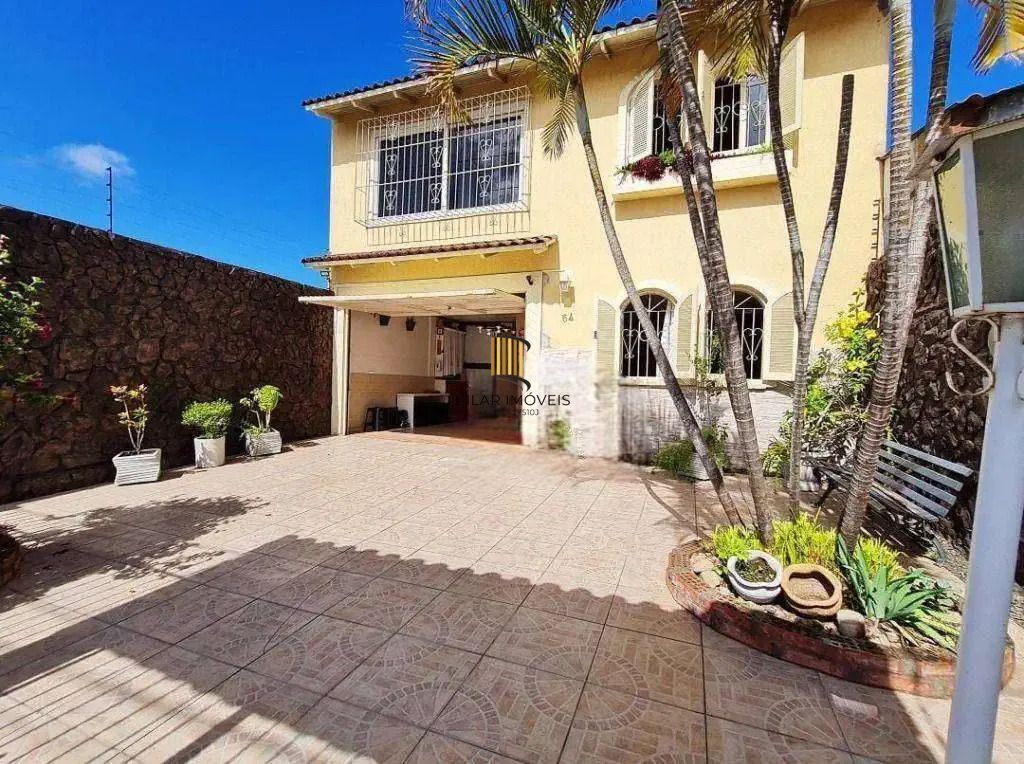 Sobrado 3 dormitórios no bairro Jardim Algarve