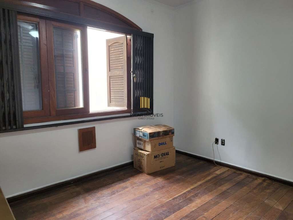Casa 5 dormitórios no bairro Petrópolis