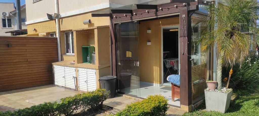 Casa de Condomínio 3 dormitórios no bairro Mário Quintana