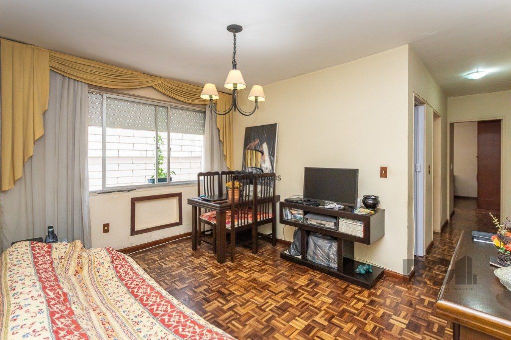 Apartamento de  2 dormitórios no Petrópolis térreo