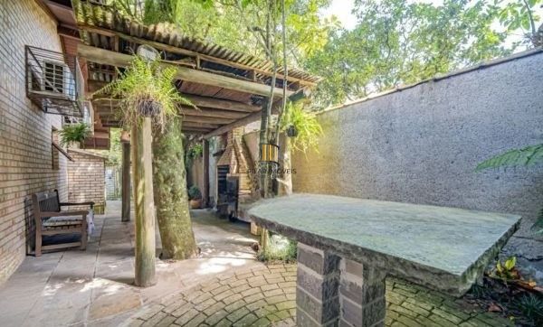 Casa em Gramado de 4 dormitórios e  4 vagas