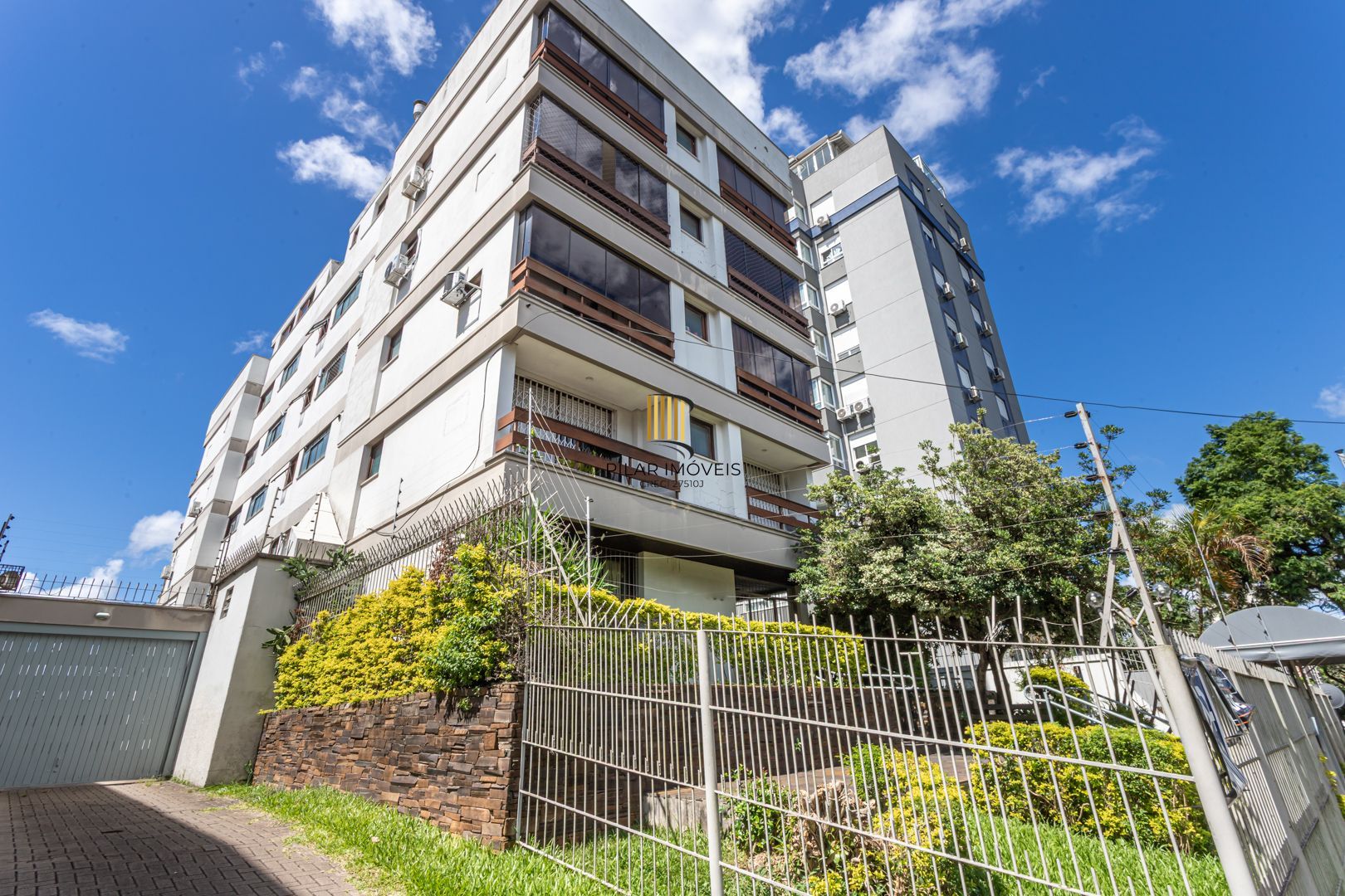 Cobertura no bairro Petrópolis de 3 dormitórios terraço e 2 vagas