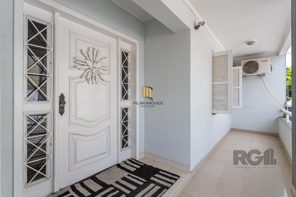 casa sobrado no Alto Petrópolis de 5 dormitórios e 3 vagas