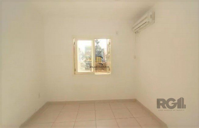 Casa em condomínio de 3 dormitórios e vaga no Partenon