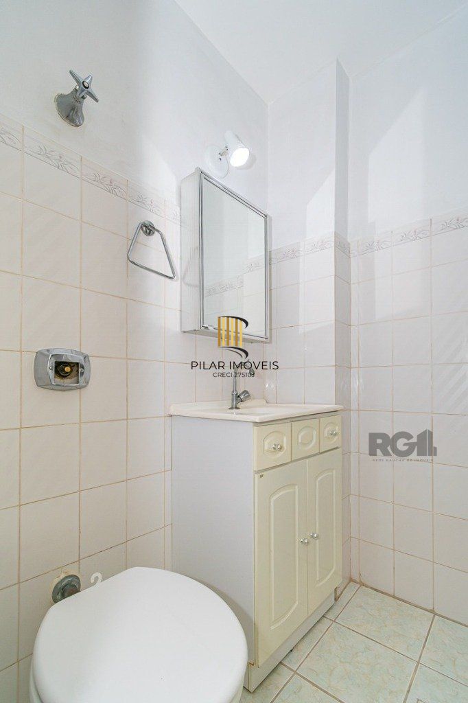 Apartamento JK no Centro Desocupado MOBILIADO