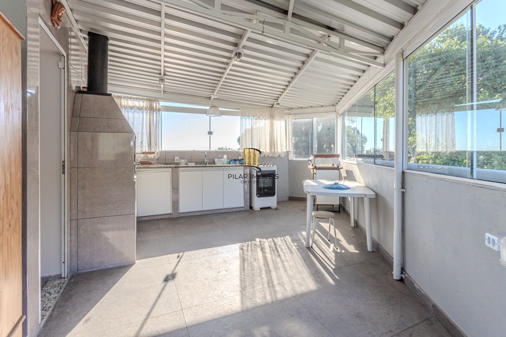 Casa sobrado no Morro Santana de 2 dormitórios e 2 vagas