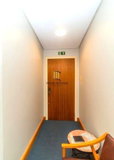 Sala comercial no bairro Petrópolis mobiliada