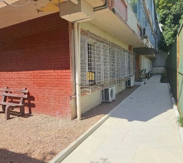 Apartamento no Menino Deus de 1 dormitório DESOCUPADO