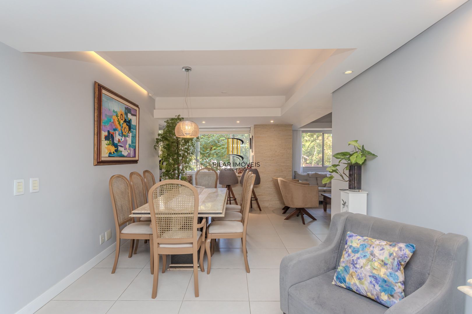 Apartamento diferenciado no bairro Nonoai de 3 dormitórios 2 vagas e infra