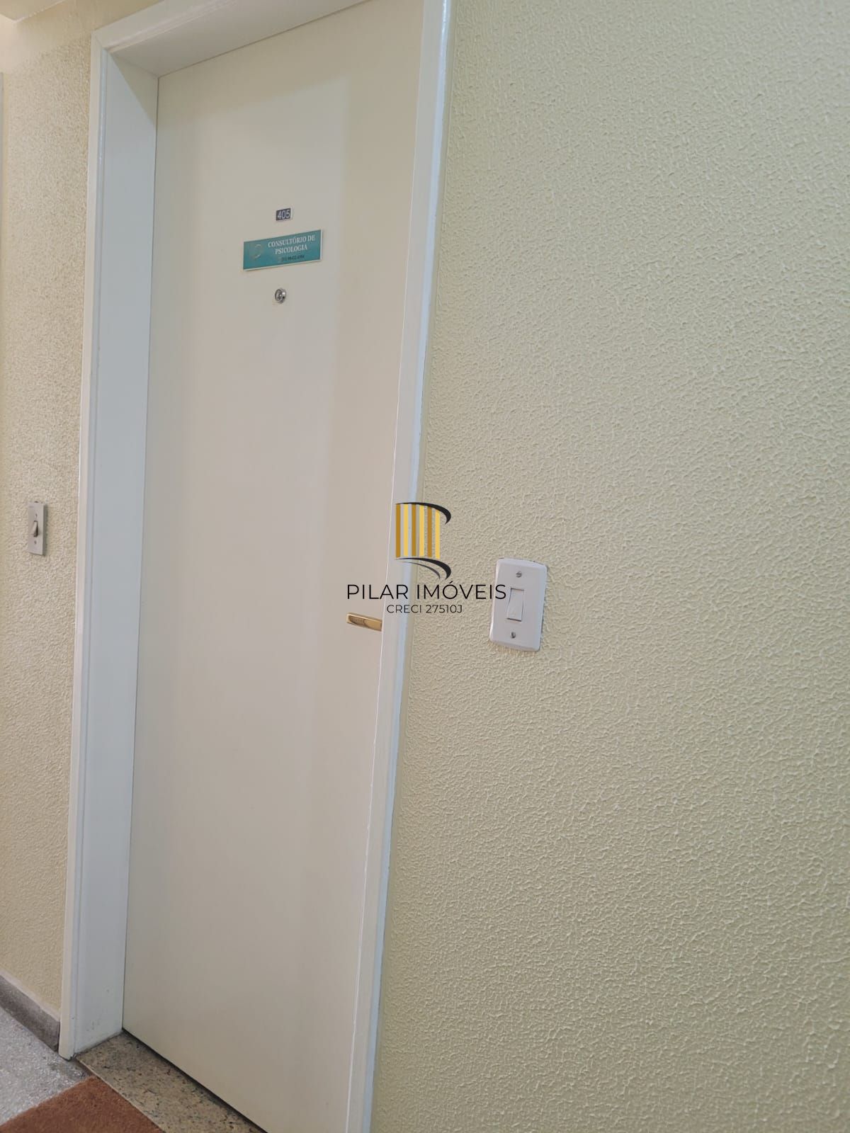 Sala Comercial 1 dormitório no bairro Cavalhada