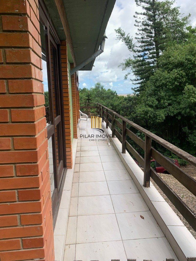 Terreno de 5.280 m², com 3 casas, no bairro Ponta Grossa, em Porto Alegre.