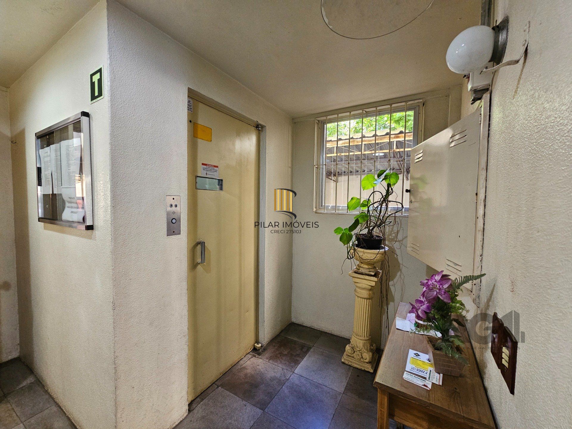 Apartamento no Jardim Botânico de 2 dormitórios e vaga