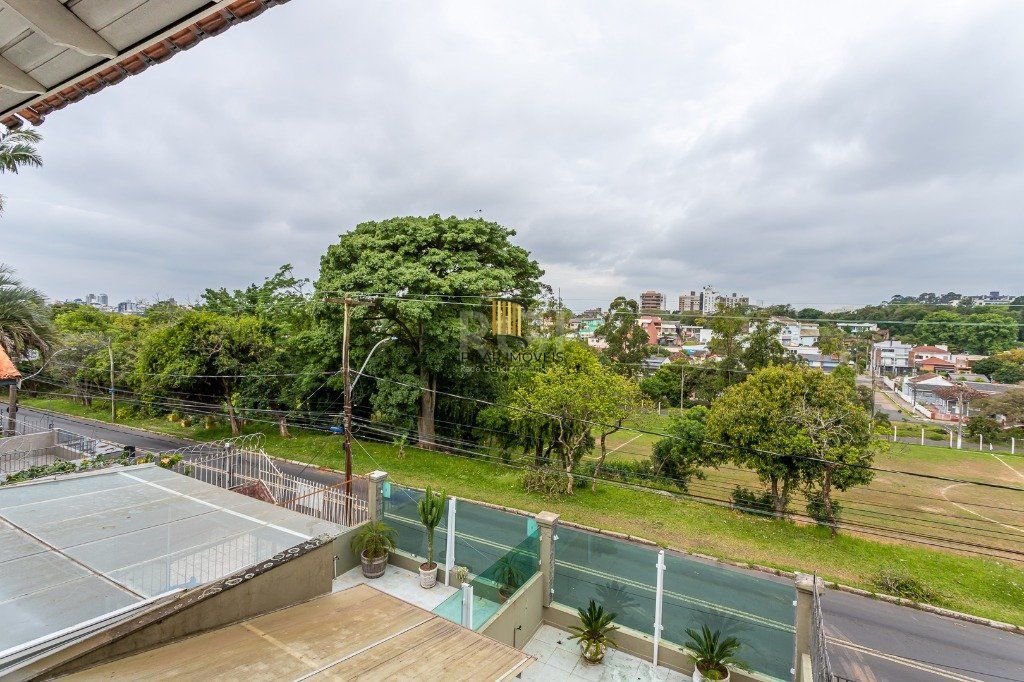 Sobrado para Venda - 171.64m², 3 dormitórios, sendo 1 suites, 2 vagas - Jardim Itu