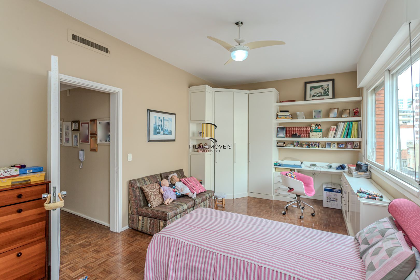 oportunidade, 217m² privativos, 2 vagas e depósito. Apenas R$ 880 mil