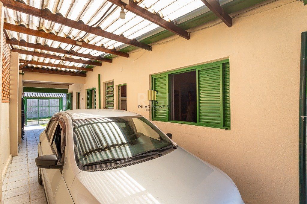 Casa para Venda - 143.32m², 3 dormitórios, sendo 1 suites, 5 vagas - Parque Santa Fé