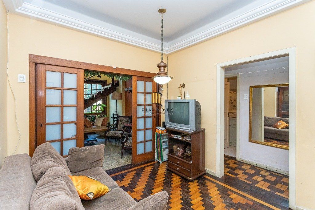 Casa para Venda - 272m², 3 dormitórios, 2 vagas - Santa Cecília