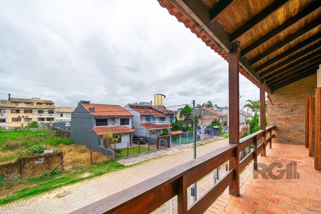 Casa no Jardim Itu com 5 dormitórios e 2 vagas e piscina