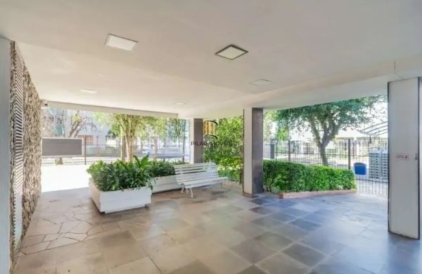 Apartamento no Passo D'areia de 1 dormitório e vaga DESOCUPADO