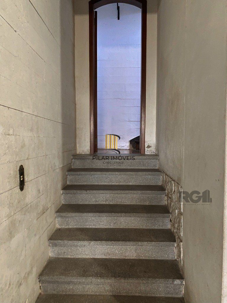 Casa no Teresópolis de 4 dormitórios e 4 vagas