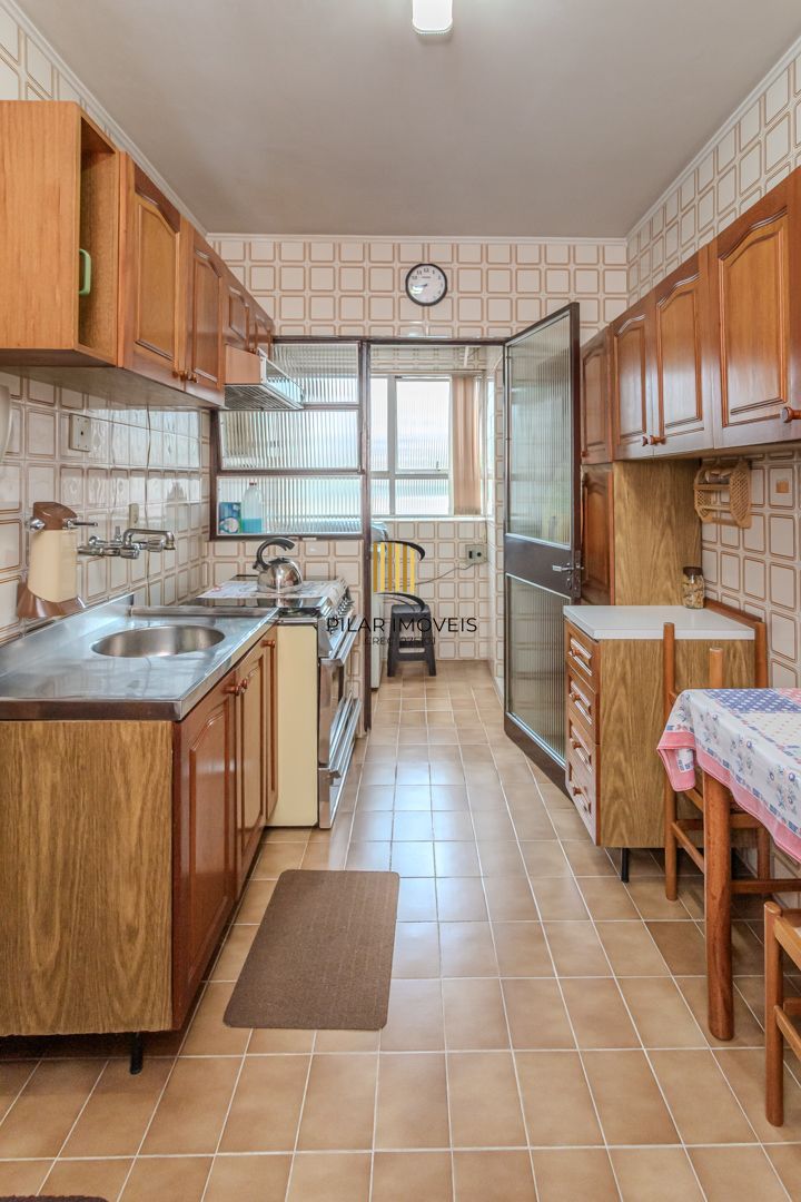 Apartamento no bairro Floresta de 3 dormitórios e vaga