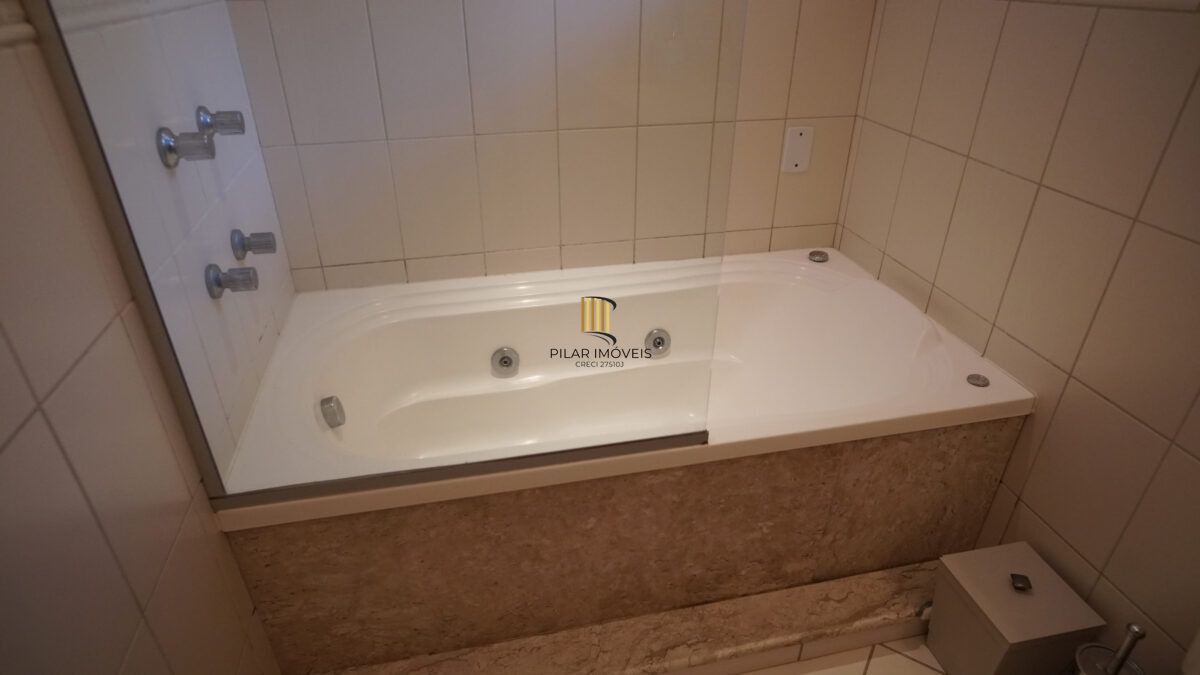 Cobertura no bairro Lago Negro em Gramado de 3 dormitórios e vaga