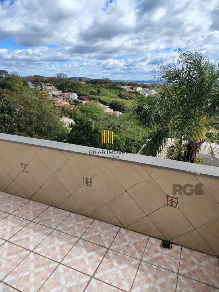 Casa sobrado com 300m² na Vila Nova de 3 dormitórios e 4 vagas