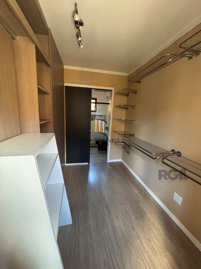 Casa de 3 dormitórios e 2 vagas - Medianeira