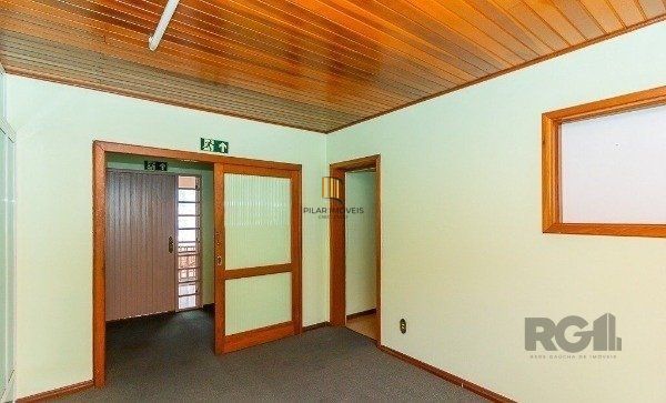 Casa 4 Dormitório(s) Bairro Petrópolis