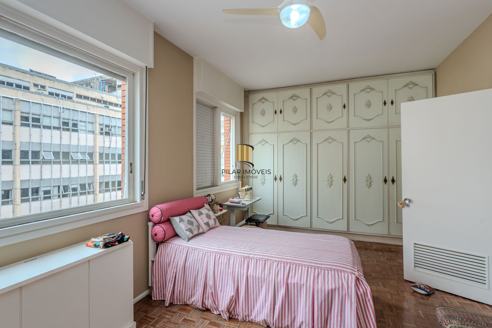 oportunidade, 217m² privativos, 2 vagas e depósito. Apenas R$ 880 mil