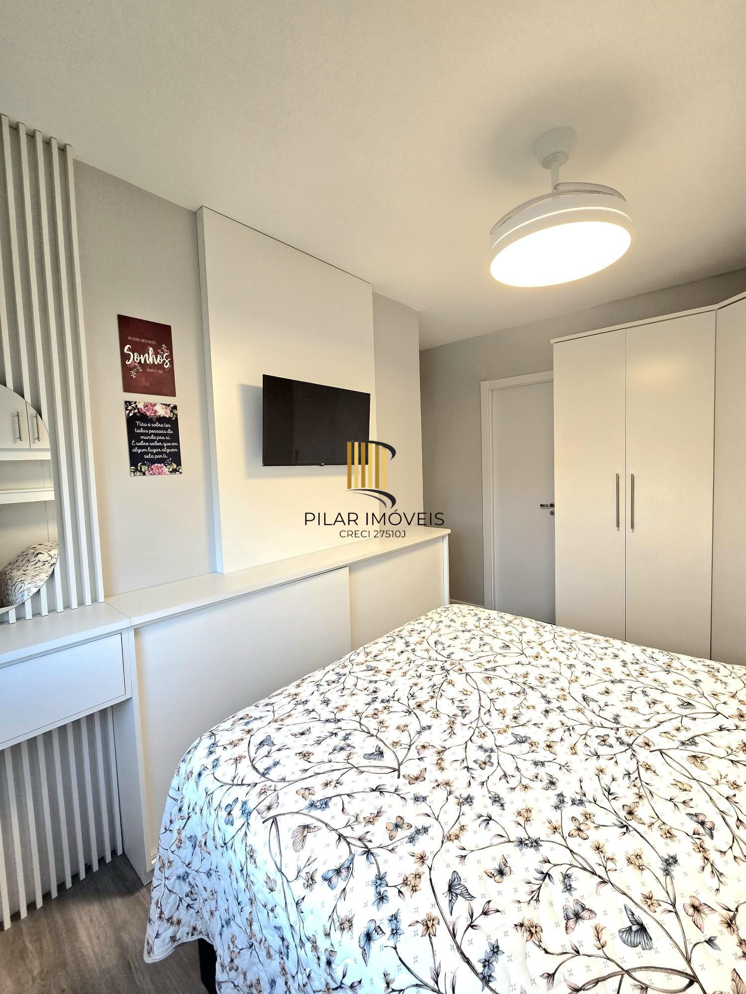 Apartamento no Pertenon de 2 dormitórios vaga e infra