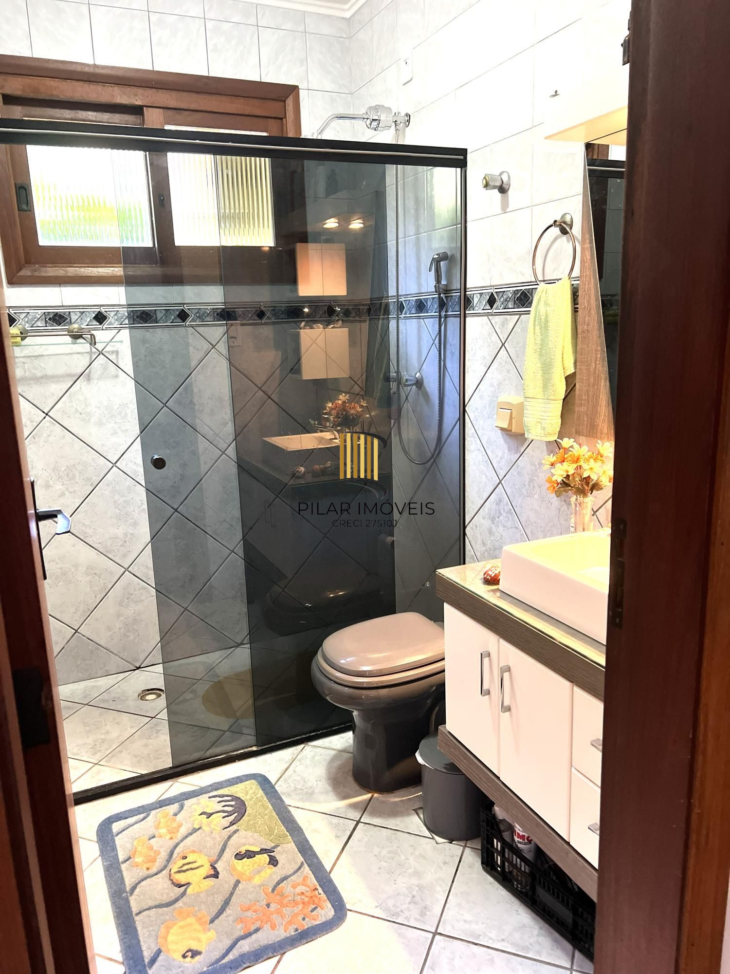 Sobrado no bairro Espírito Santo de 3 dormitórios 2 vagas e piscina