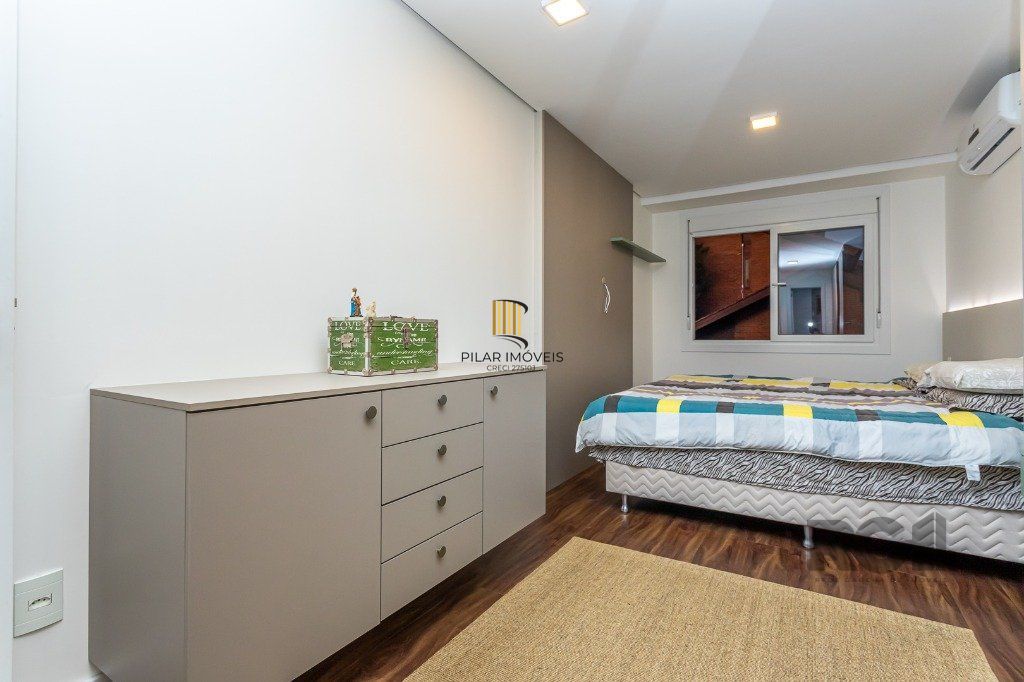 Apartamento DUPLEX no bairro Chácara das Pedras de 2 dormitórios e 2 vagas