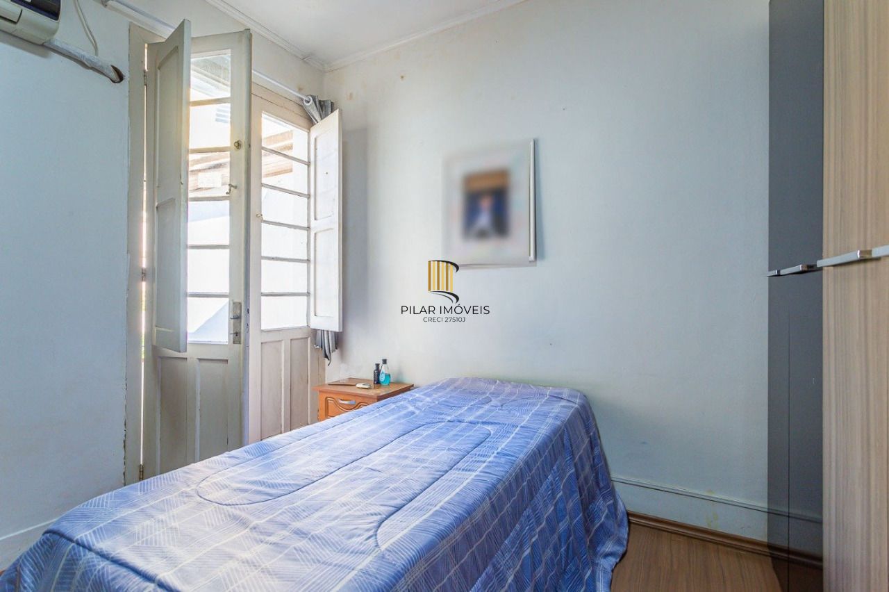 Sobrado 4 dormitórios no bairro Farroupilha