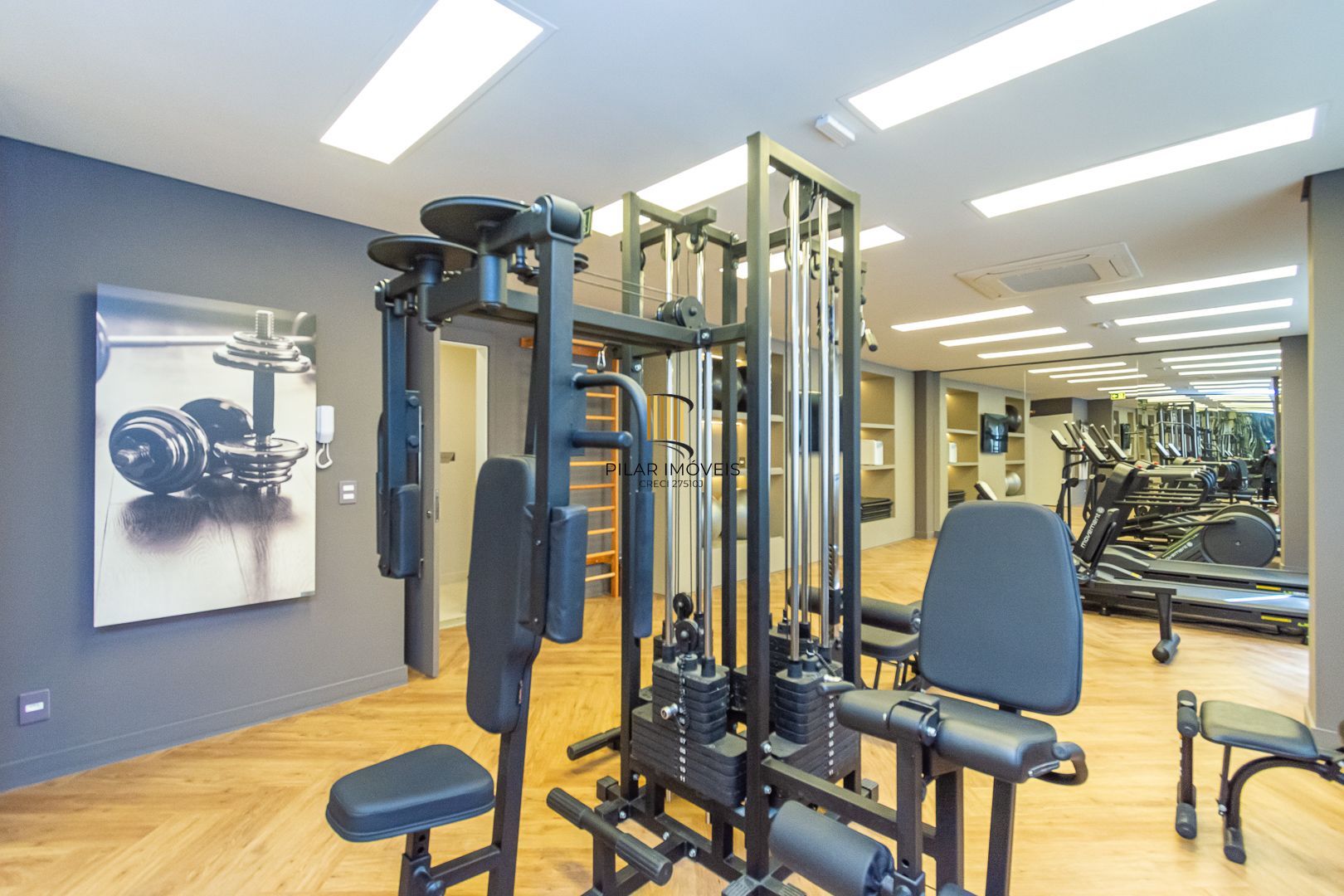 Apartamento 02 dormit com suíte e 01 vaga, no bairro Azenha, em Porto Alegre.