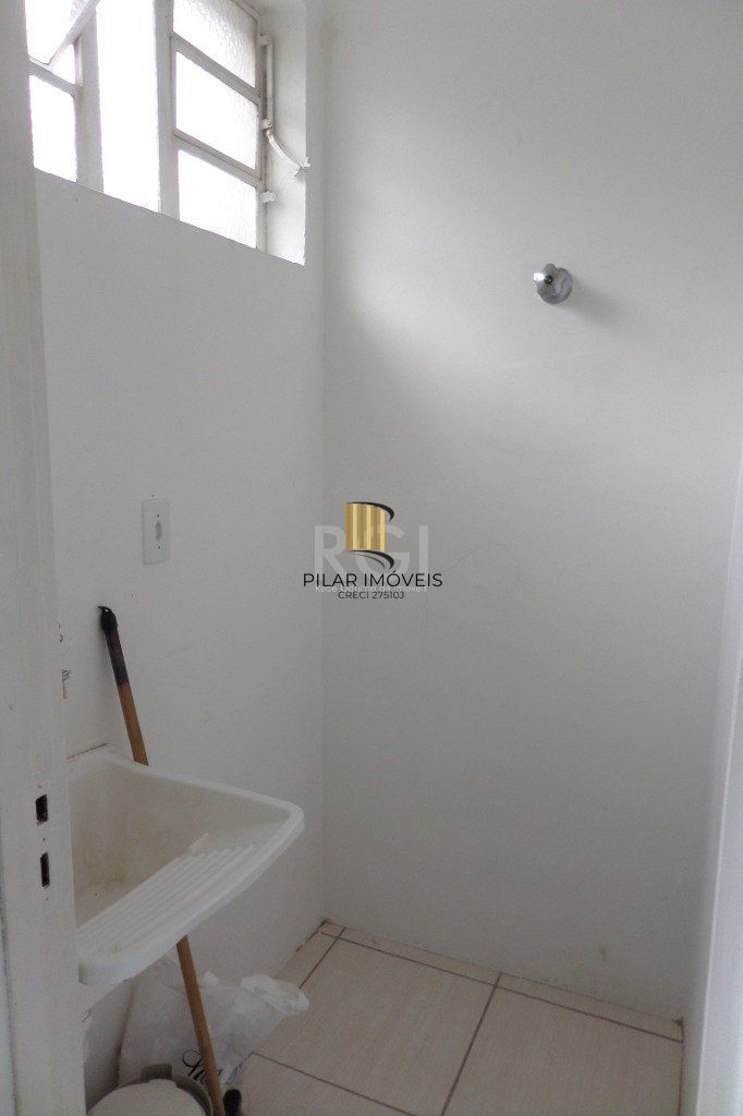 Apartamento no bairro santa Cecília de 2 dormitórios desocupado