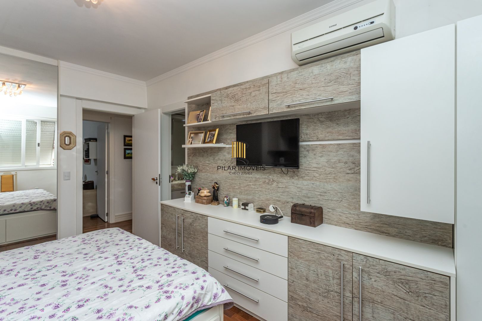 3 DORMITÓRIOS SEMI MOBILIADO NA CORTE REAL C/ELEVADOR E VAGA DE GARAGEM ESCRITURADA