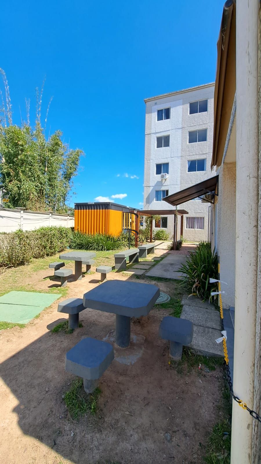 Apartamento 2 dormitórios no bairro Rubem Berta