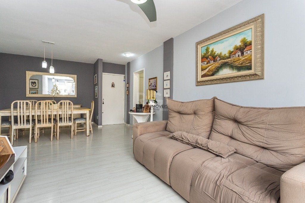 Apartamento de 03 dormitórios (01suíte), com vaga, no bairro São João, em Porto Alegre RS