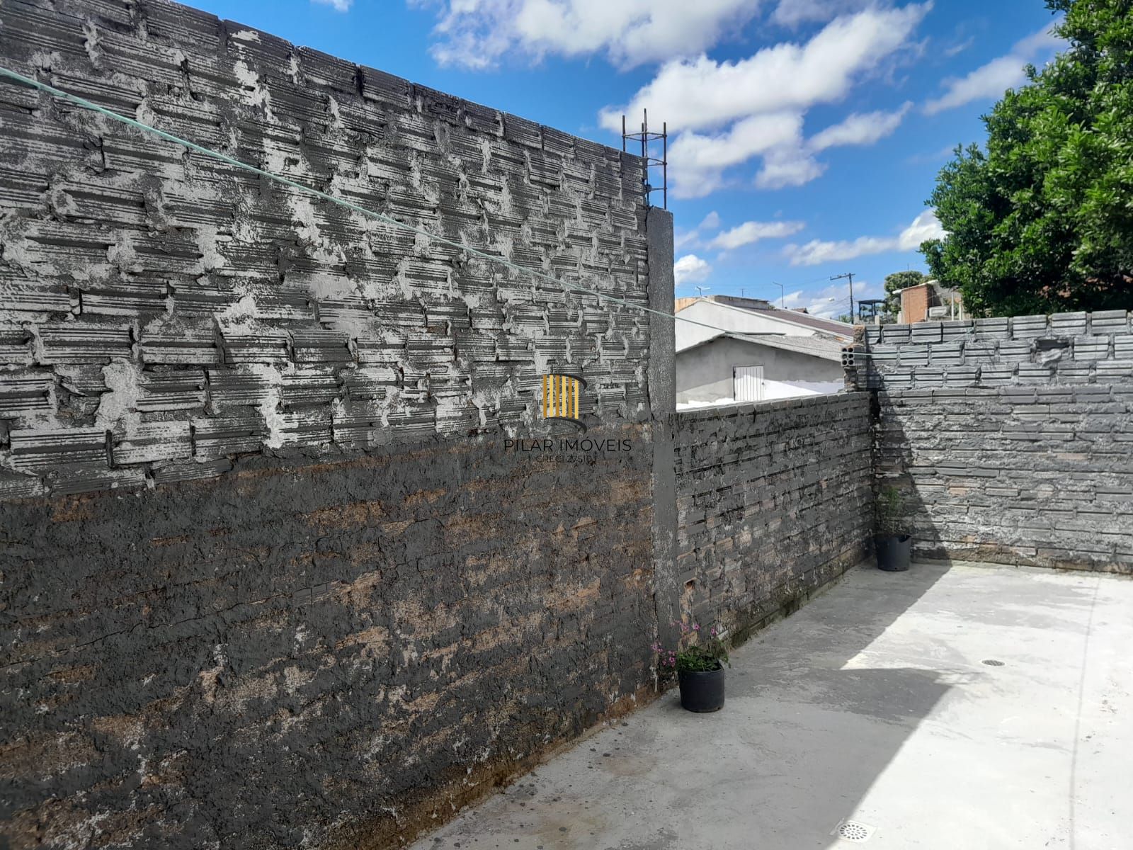 Casa 4 dormitórios no bairro Jardim Algarve