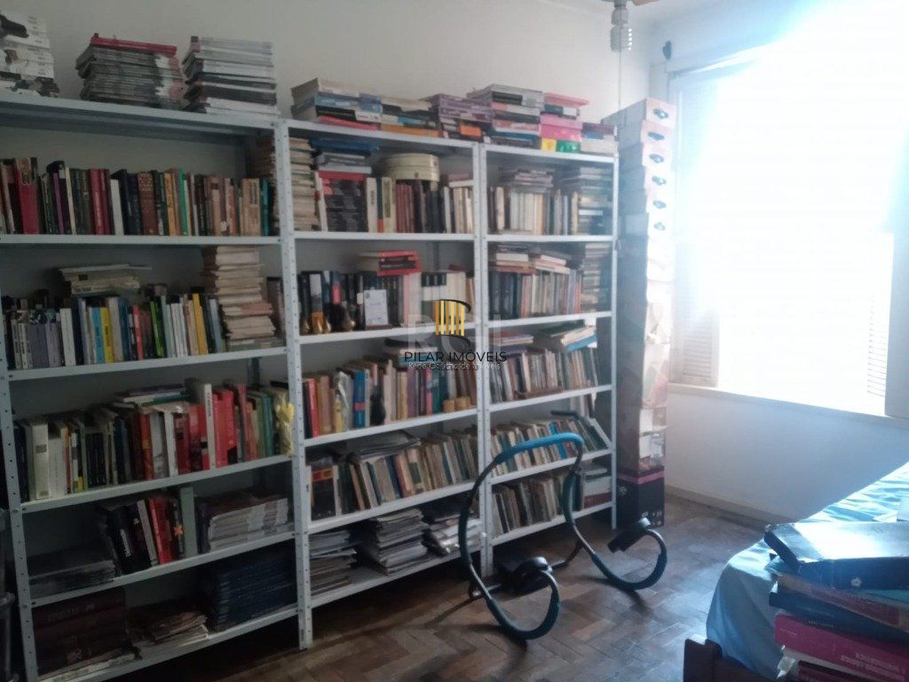 Apartamento no bairro Petrópolis de 3 dormitórios e vaga