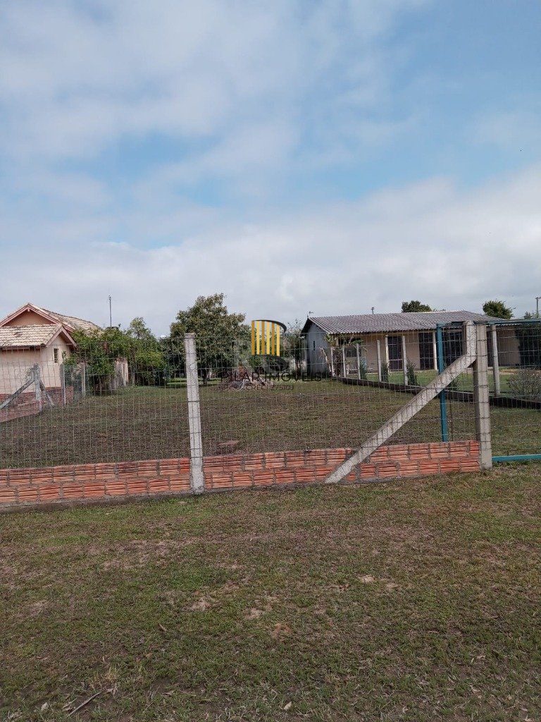 Sítio para Venda - 871m², 1 dormitório, 2 vagas - Itapuã